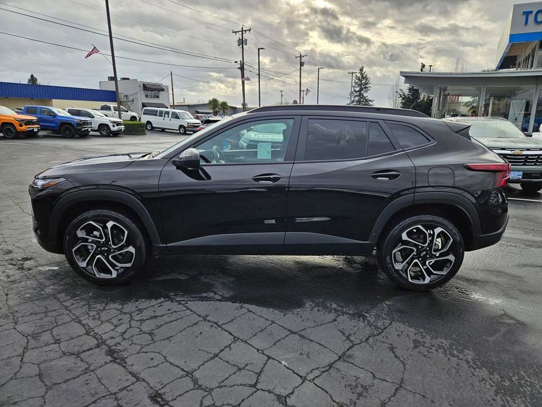 2025 Chevrolet Trax 2RS - Image 3