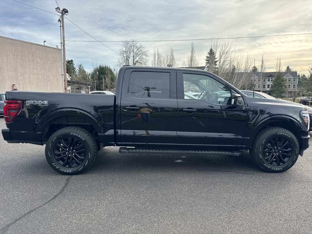 2025 Ford F-150 Lariat - Image 9