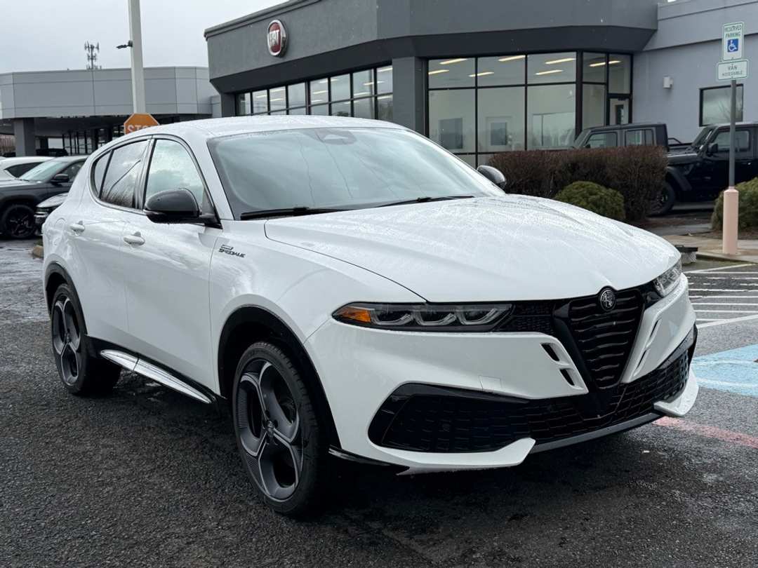 2026 Alfa Romeo Tonale Sport Speciale - Image 2