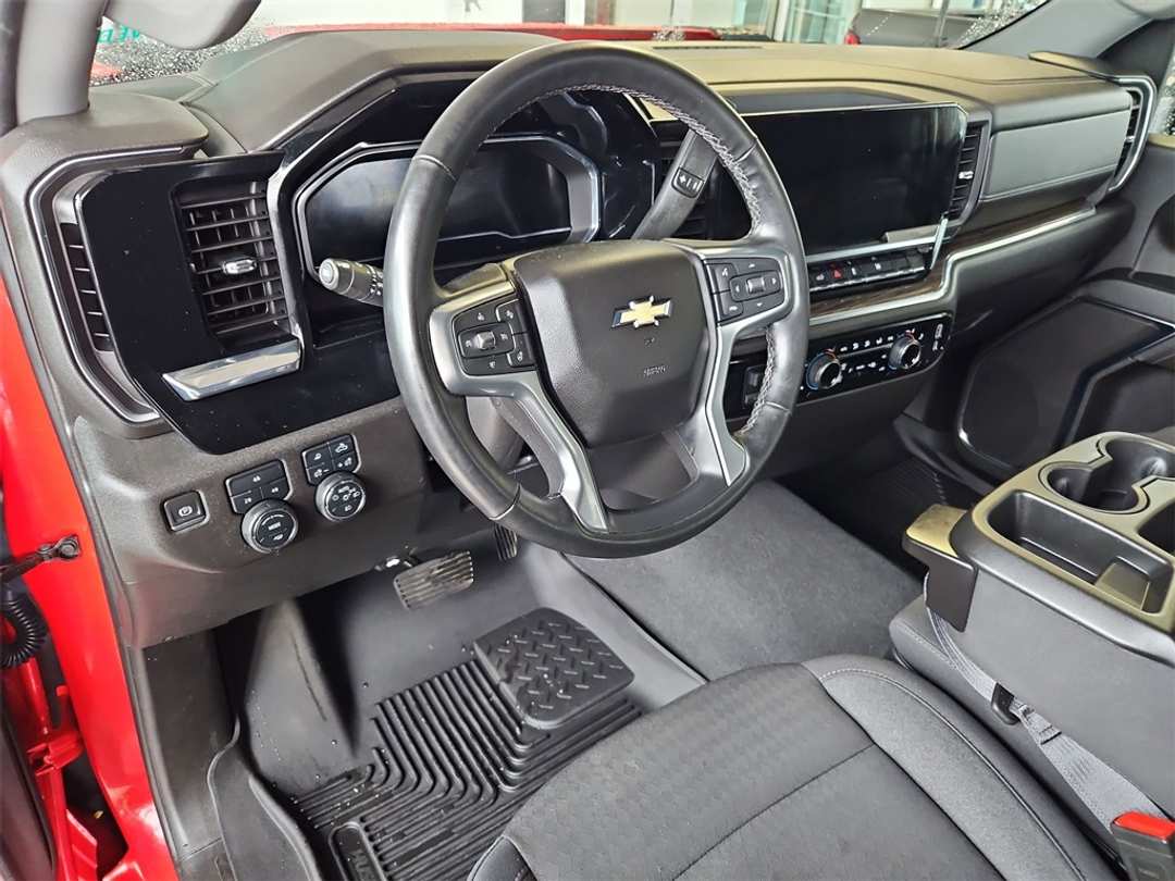 2024 Chevrolet Silverado 2500Hd LT - Image 13