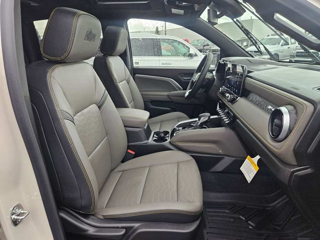 2026 Chevrolet Colorado ZR2 - Image 43