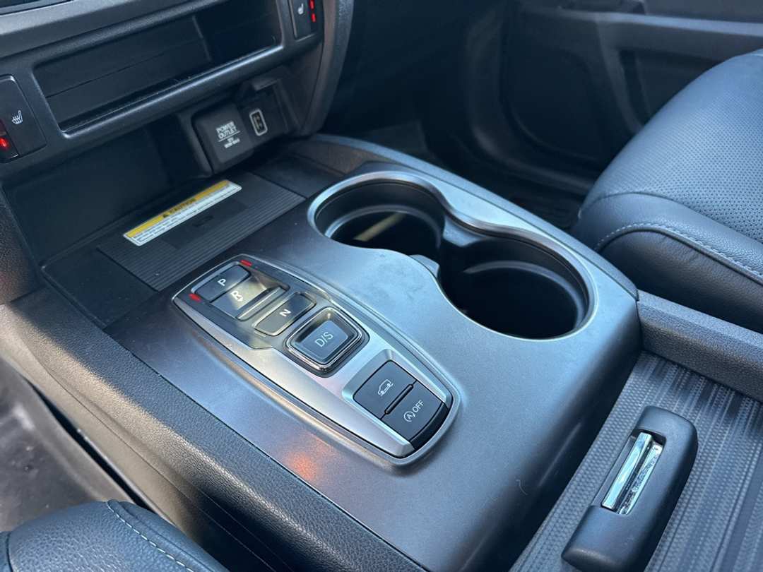 2022 Honda Passport EXL - Image 16