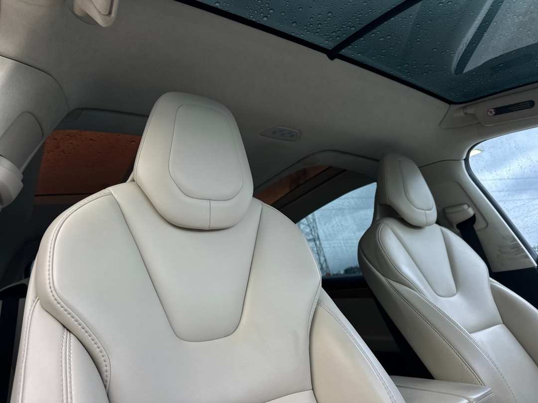 2018 Tesla Model X 100D - Image 15