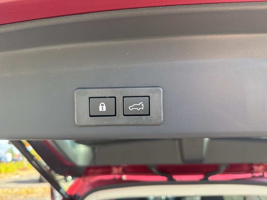 2025 Subaru Ascent Onyx Edition Touring - Image 25