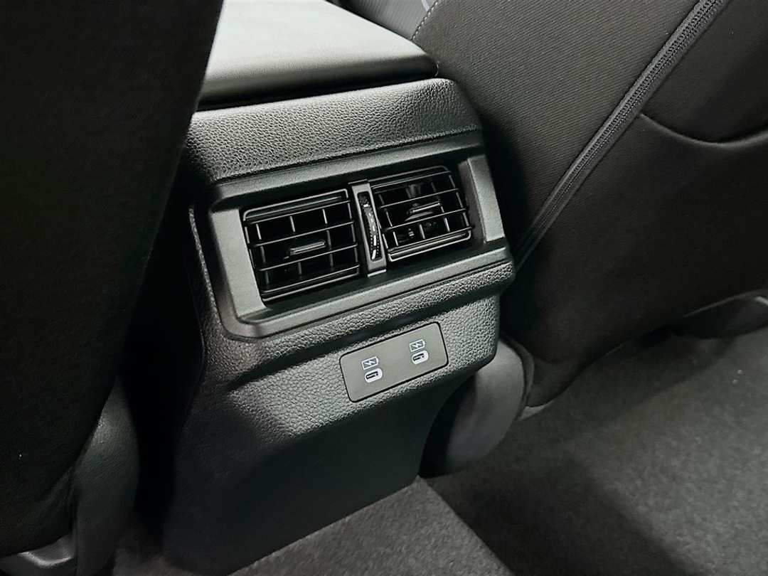 2025 Honda Accord Sport - Image 25