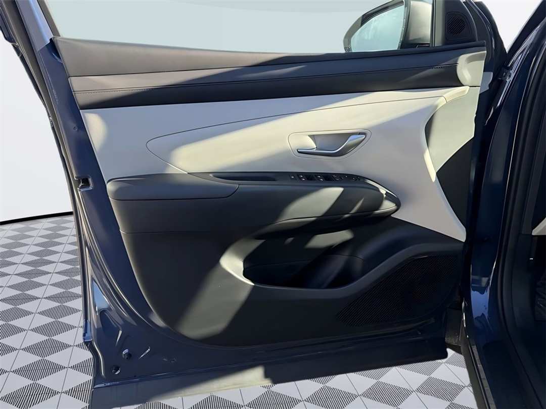 2026 Hyundai Tucson SEL Premium - Image 11