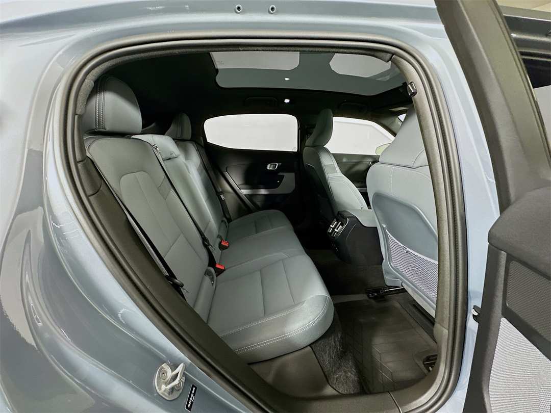 2023 Polestar 2 Long Range Dual Motor - Image 29