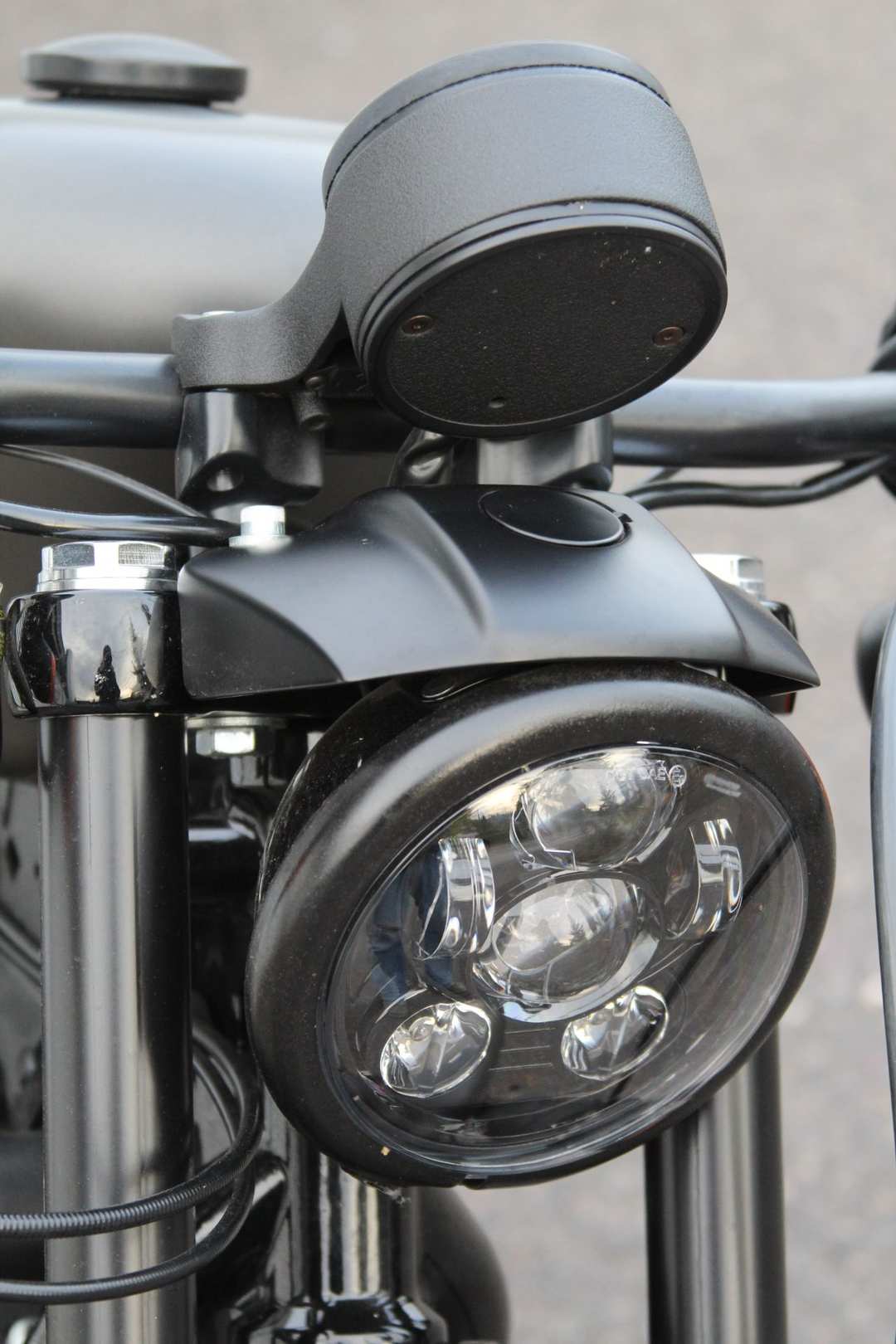 2018 Harley-Davidson Iron 883™ - Image 3