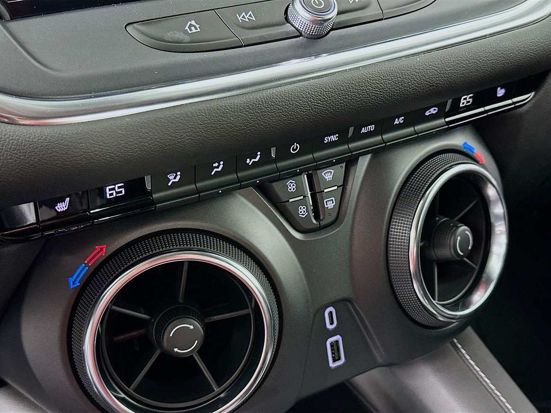 2025 Chevrolet Blazer LT - Image 17