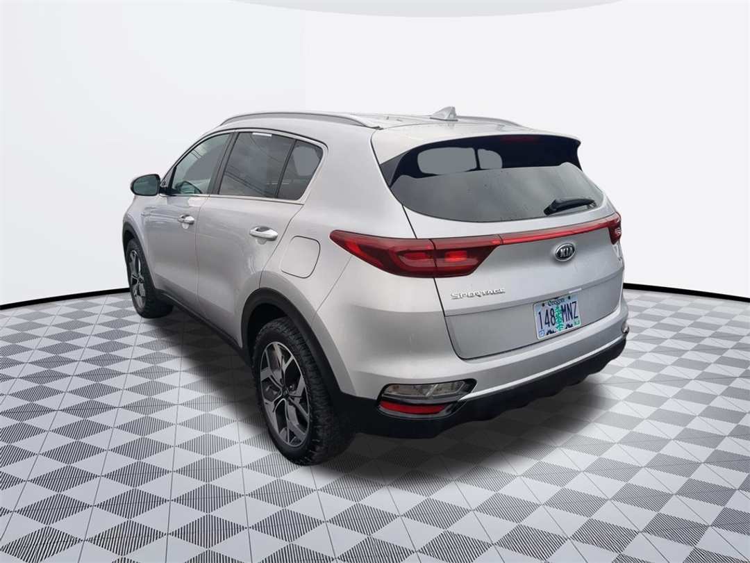 2021 Kia Sportage EX - Image 4