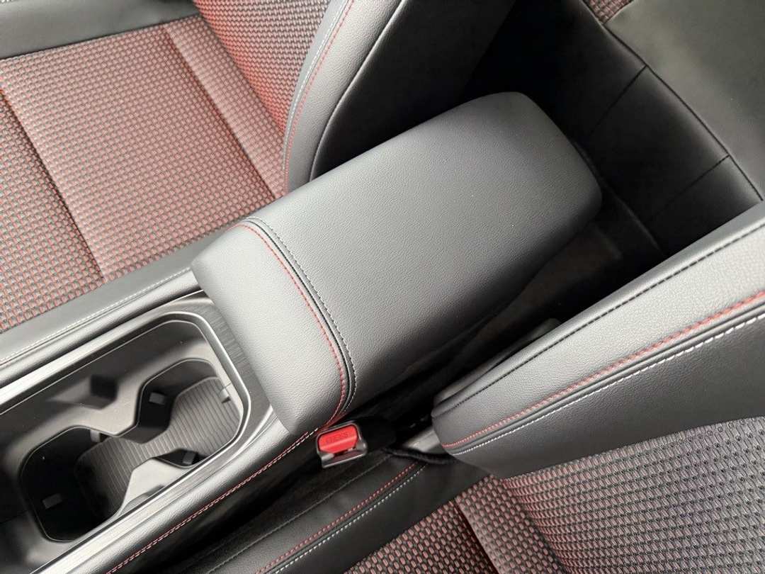 2026 Nissan Kicks SR - Image 25