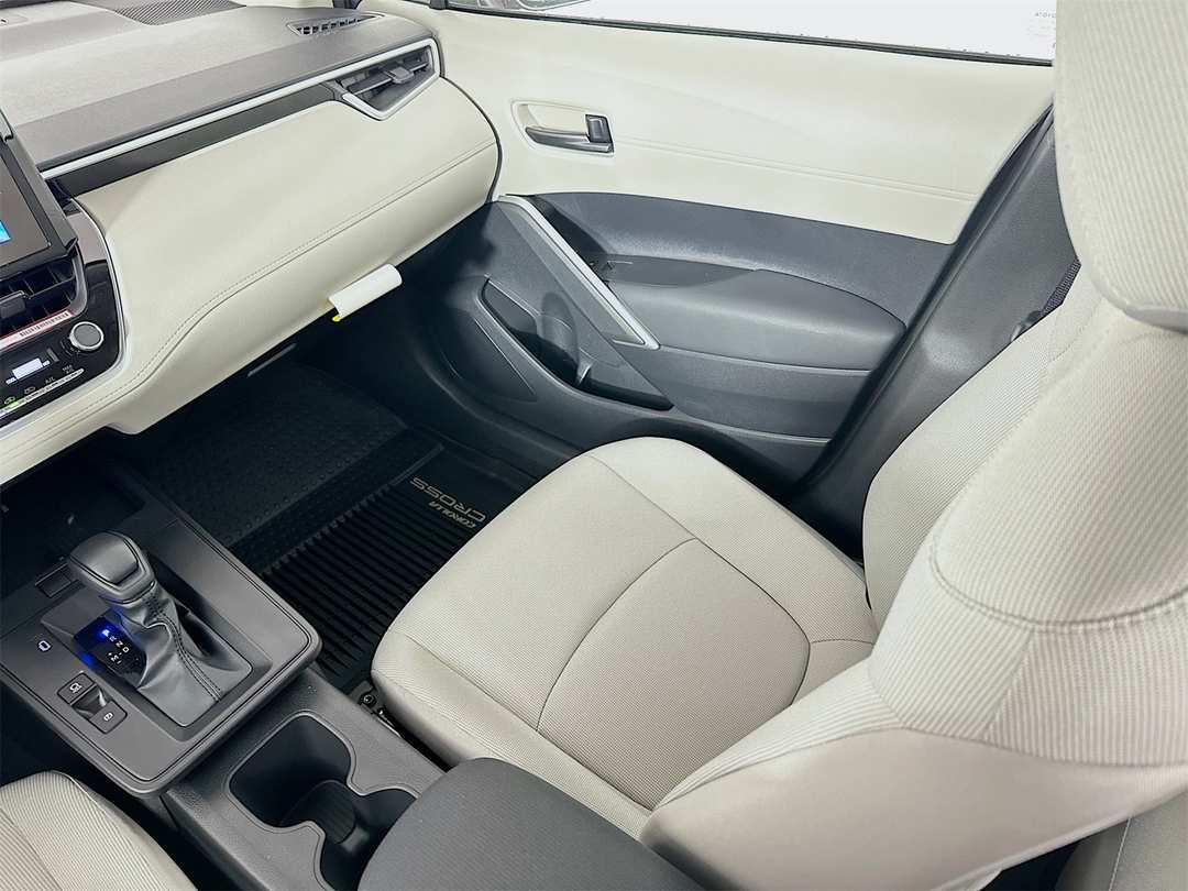 2026 Toyota Corolla Cross L - Image 22