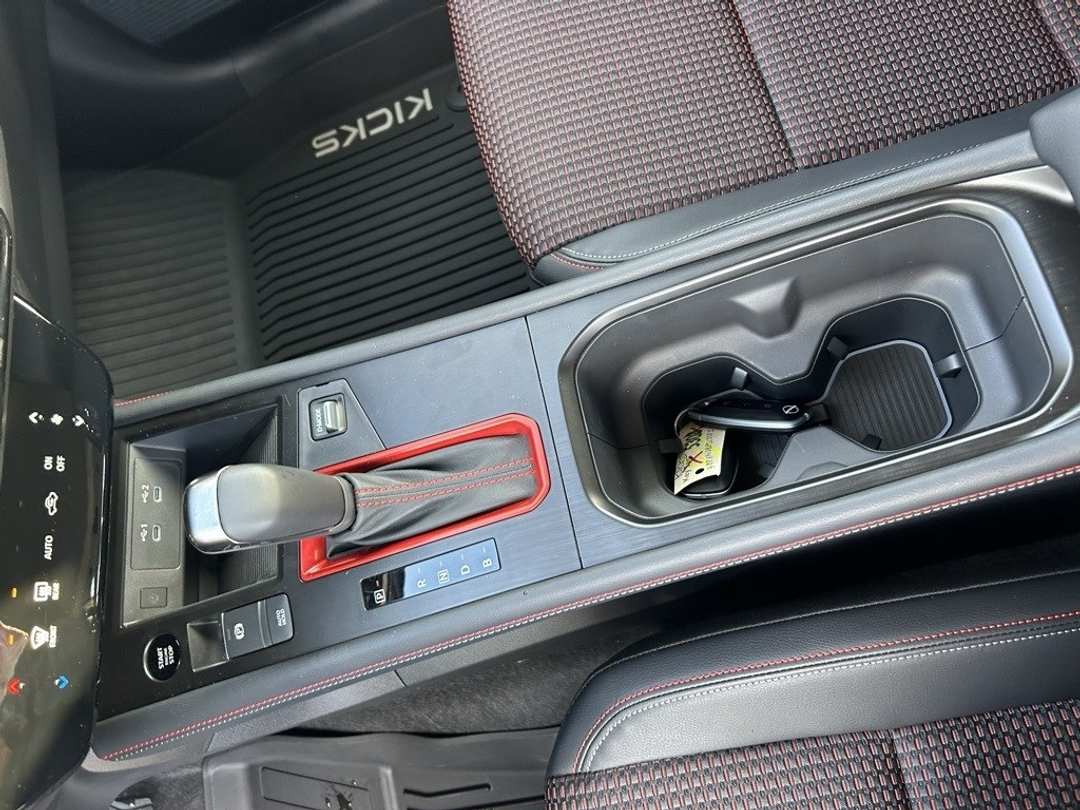 2025 Nissan Kicks SR - Image 17
