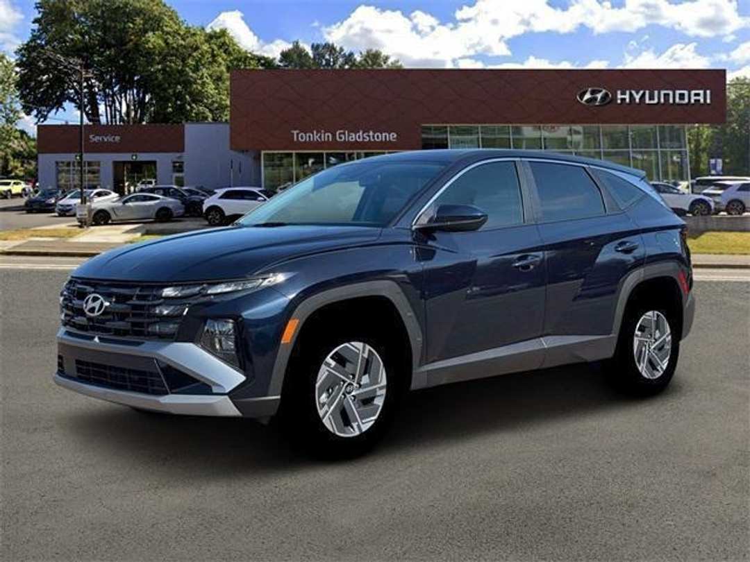 2026 Hyundai Tucson Blue SE - Image 2