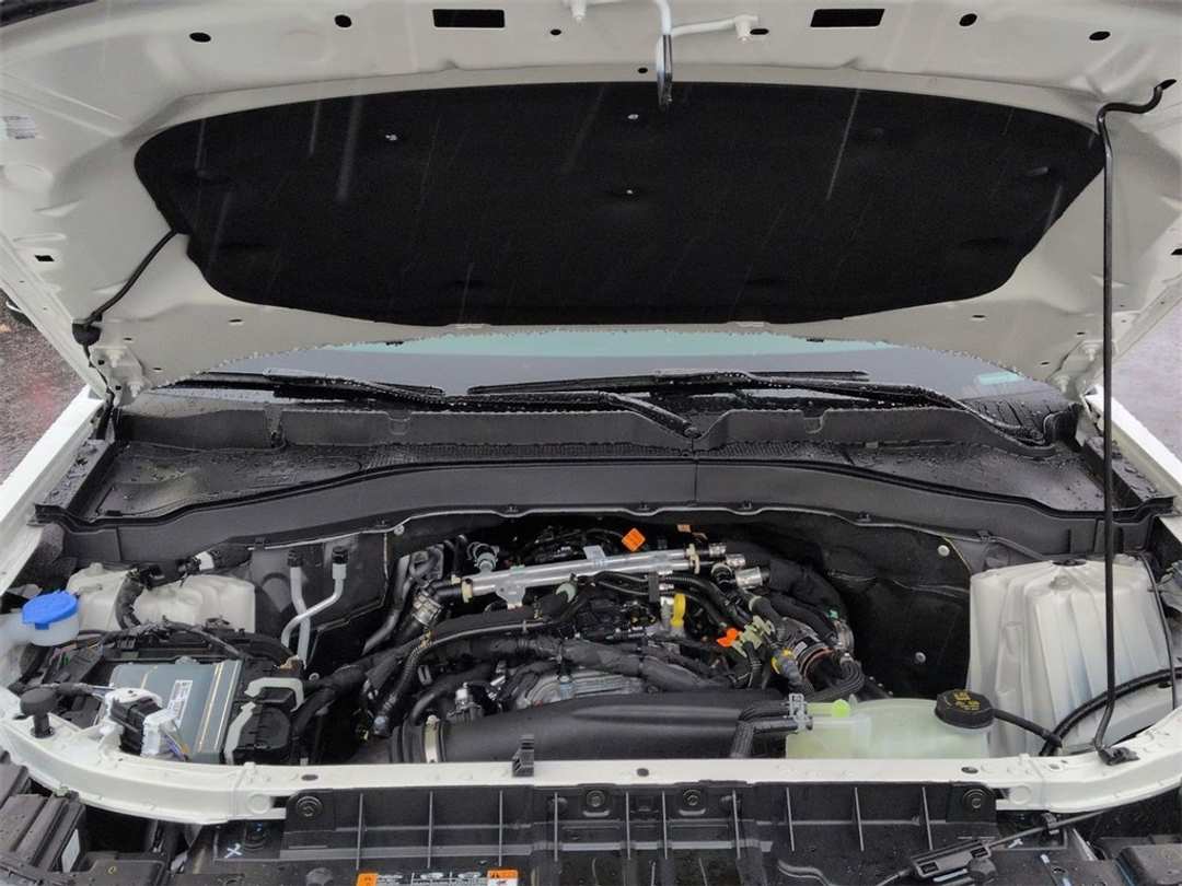 2026 Ford Explorer Active - Image 30