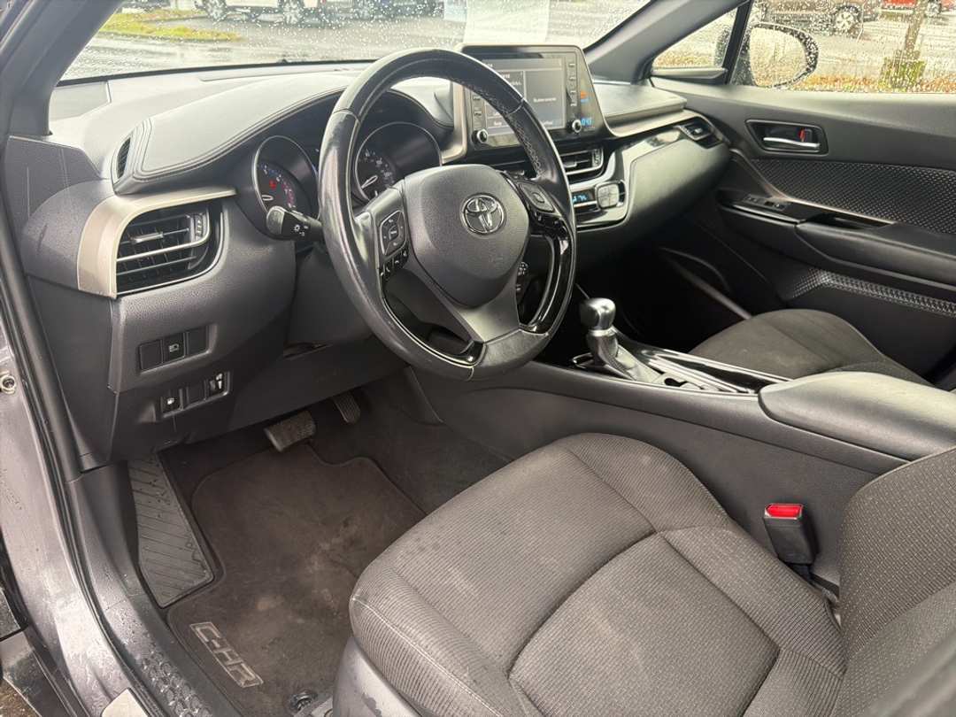 2019 Toyota C-Hr XLE - Image 15