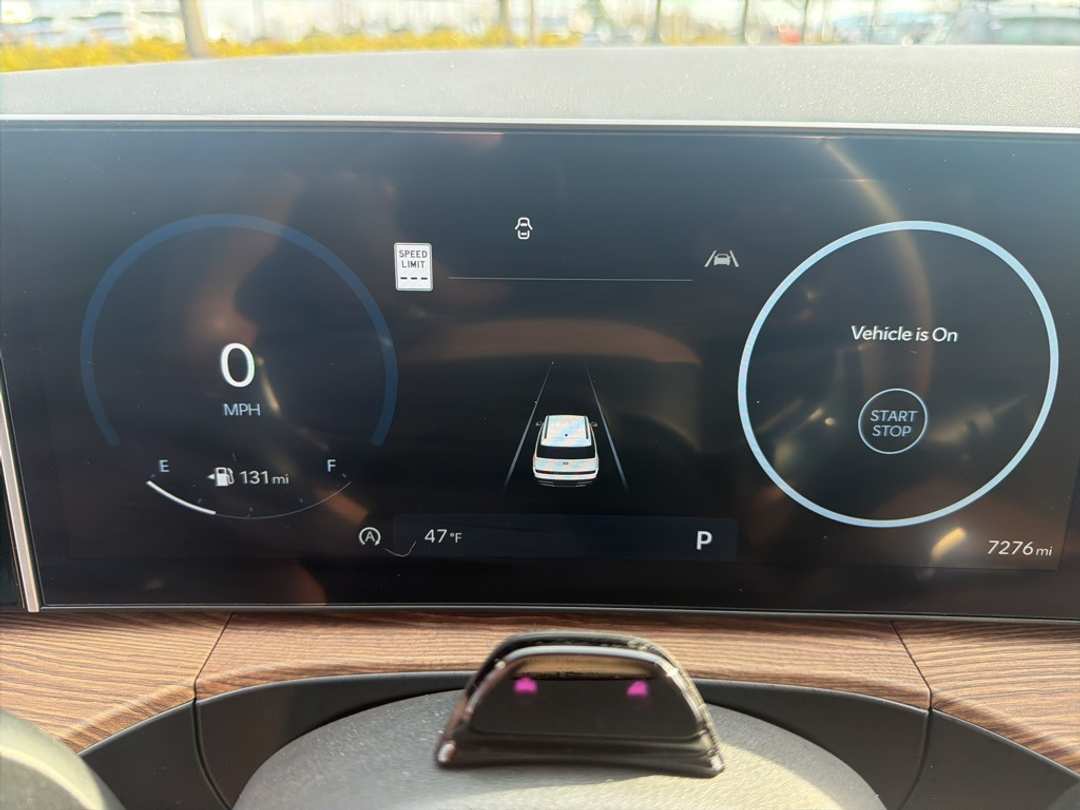 2025 Hyundai Santa Fe Limited - Image 31