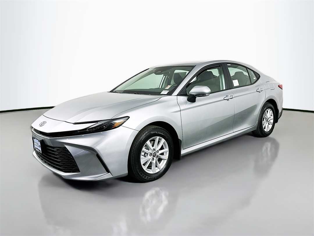2026 Toyota Camry LE - Image 3