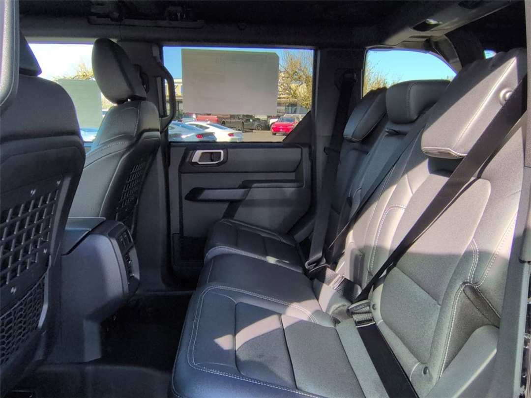 2025 Ford Bronco Big Bend - Image 24