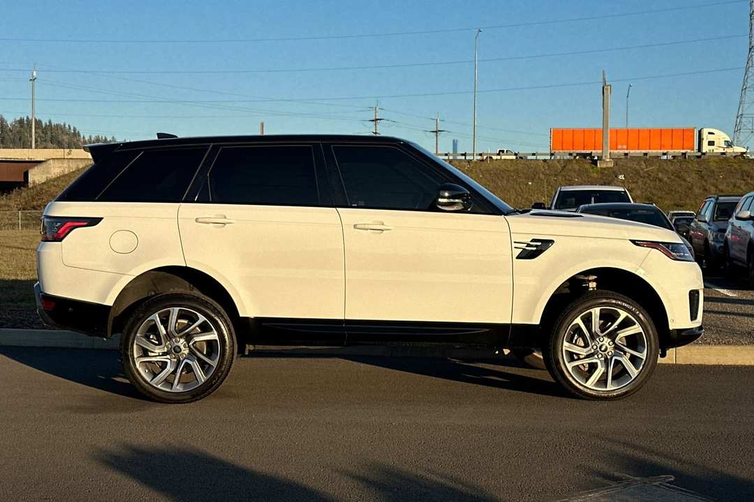 2019 Land Rover Range Rover Sport HSE - Image 2