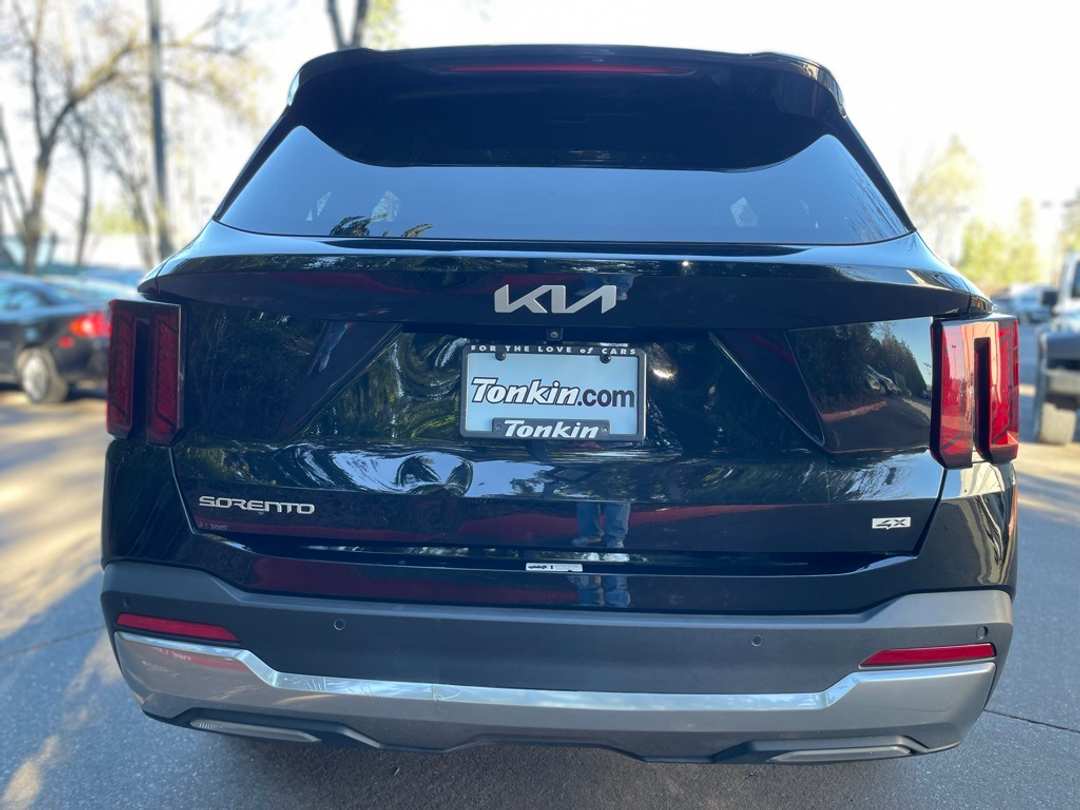 2024 Kia Sorento S - Image 4