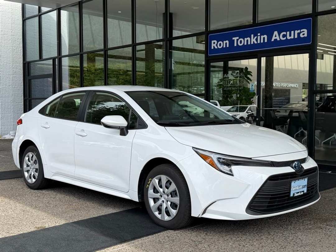 2025 Toyota Corolla LE - Image 2