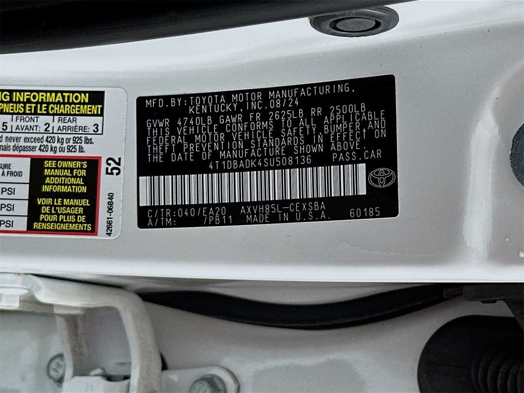 2025 Toyota Camry SE - Image 31