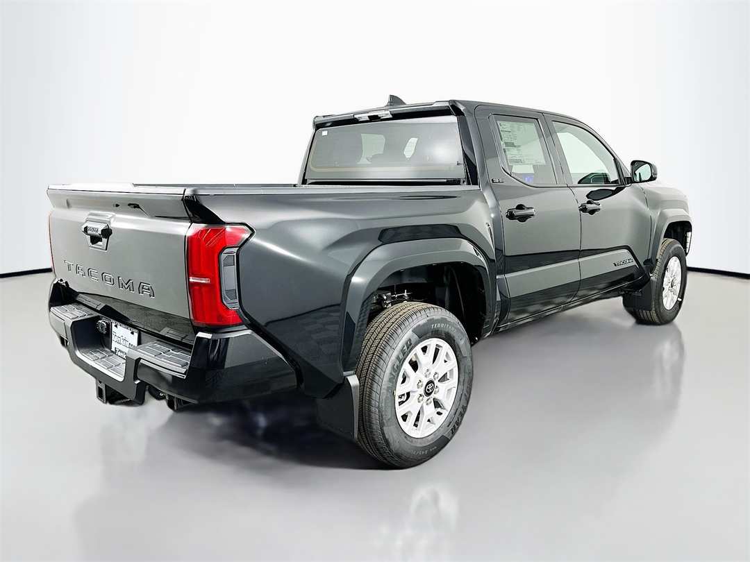 2025 Toyota Tacoma SR5 - Image 7