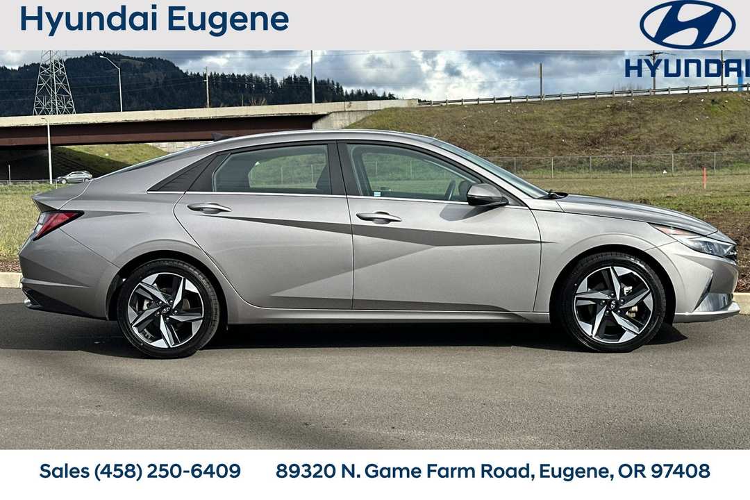 2022 Hyundai Elantra Limited - Image 2