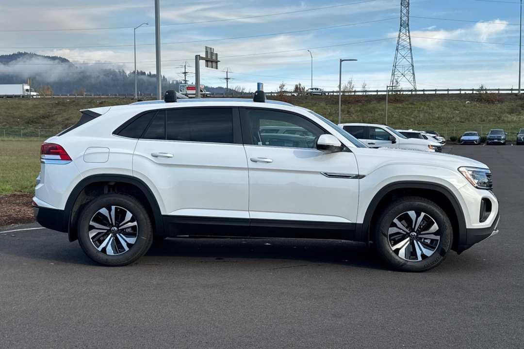2026 Volkswagen Atlas Cross Sport 2.0T SE - Image 2