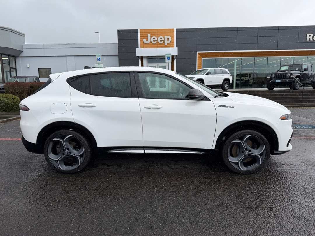 2026 Alfa Romeo Tonale Sport Speciale - Image 9