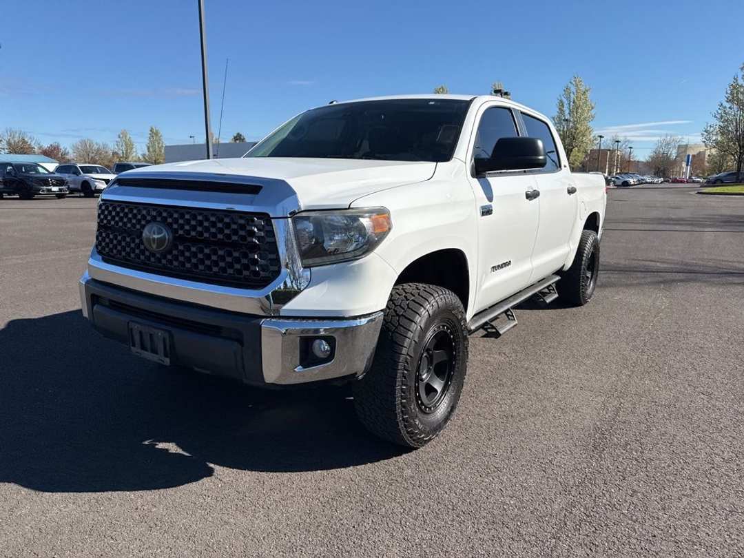 2018 Toyota Tundra SR5 - Image 3