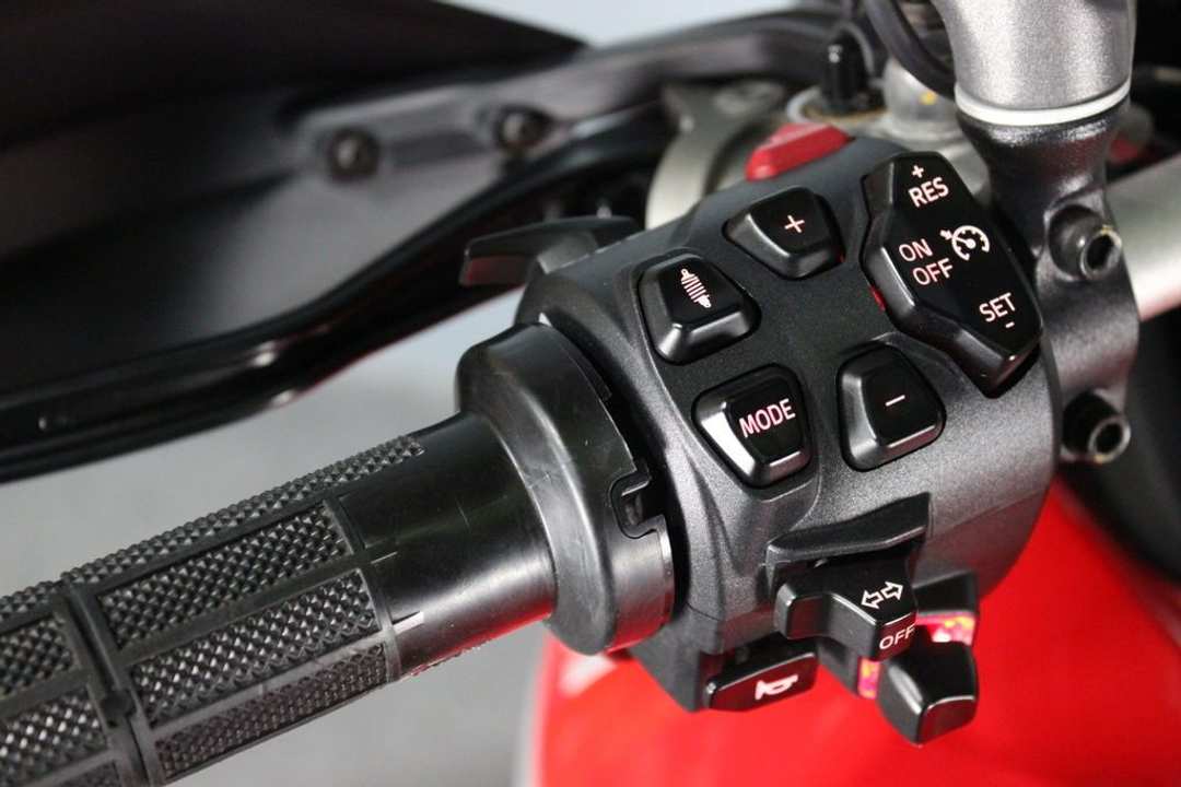 2022 Ducati Multistrada V4 S Travel & Radar Spoked Wheel - Image 10