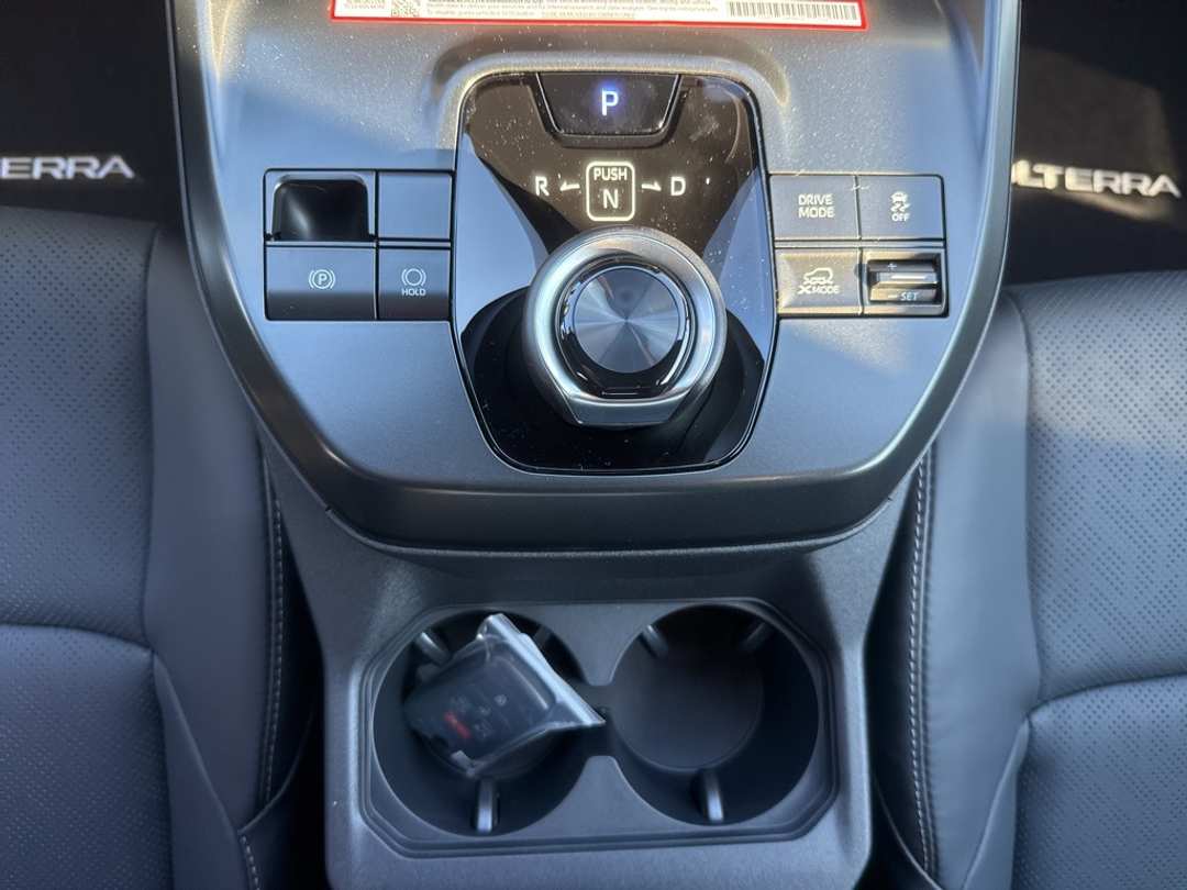 2026 Subaru Solterra Premium - Image 35