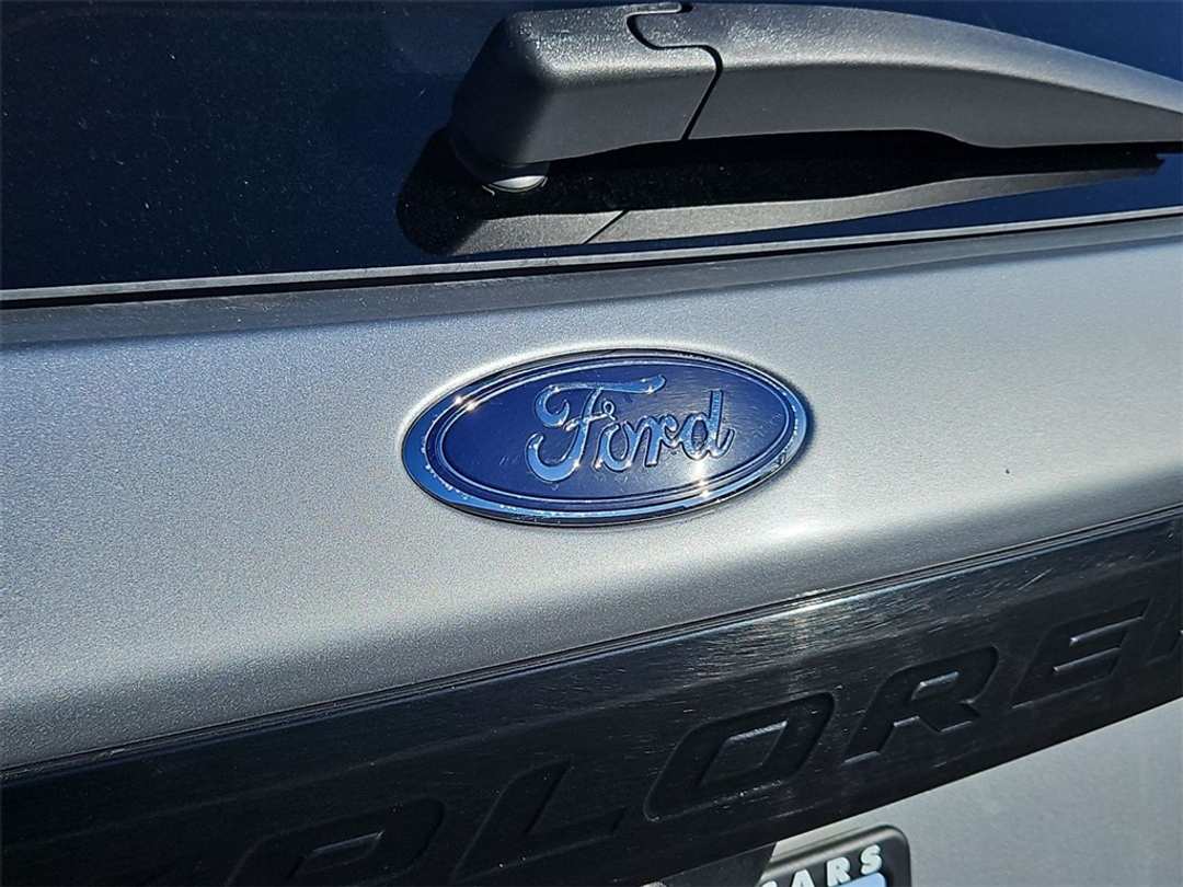 2022 Ford Explorer ST - Image 25