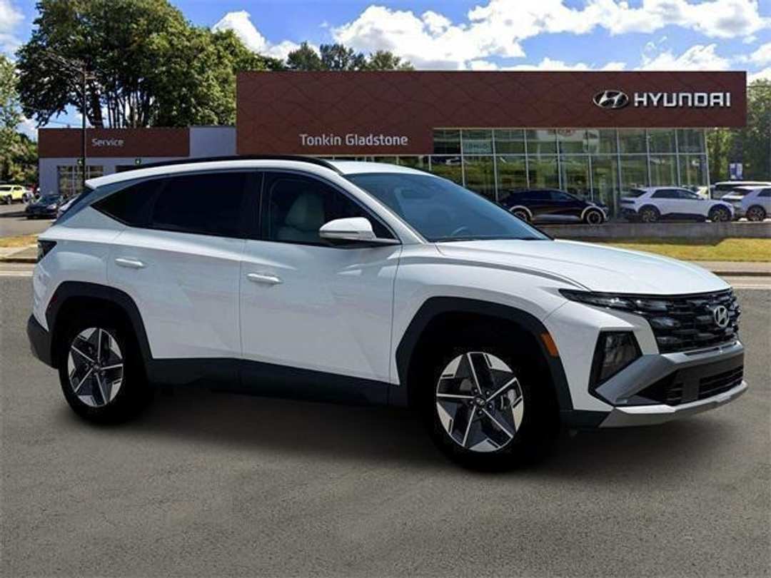 2026 Hyundai Tucson SEL Premium - Image 10