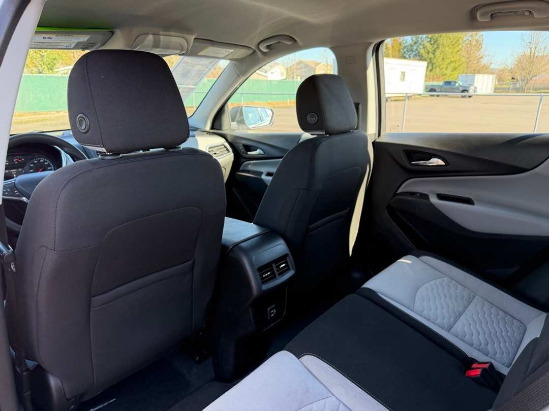2020 Chevrolet Equinox LS - Image 32