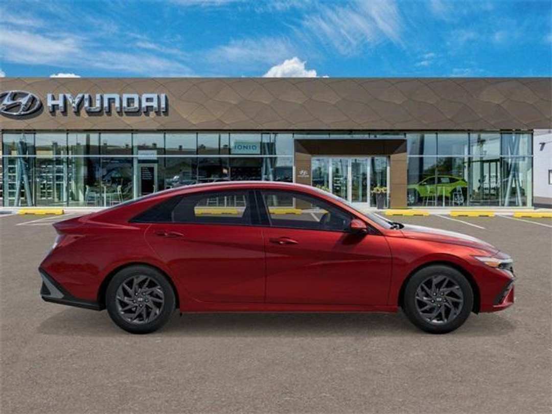 2026 Hyundai Elantra Blue - Image 7