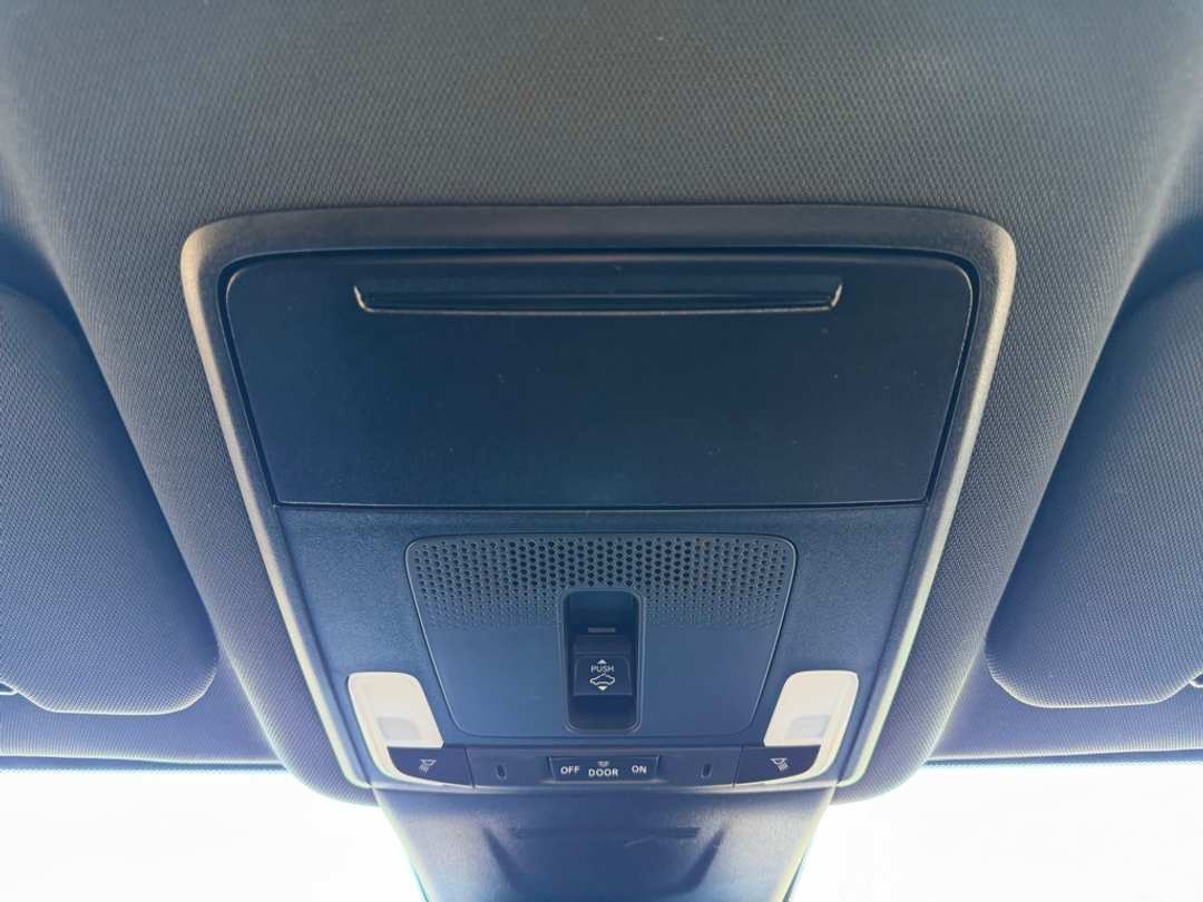 2025 Honda CR-V Sport Touring - Image 29