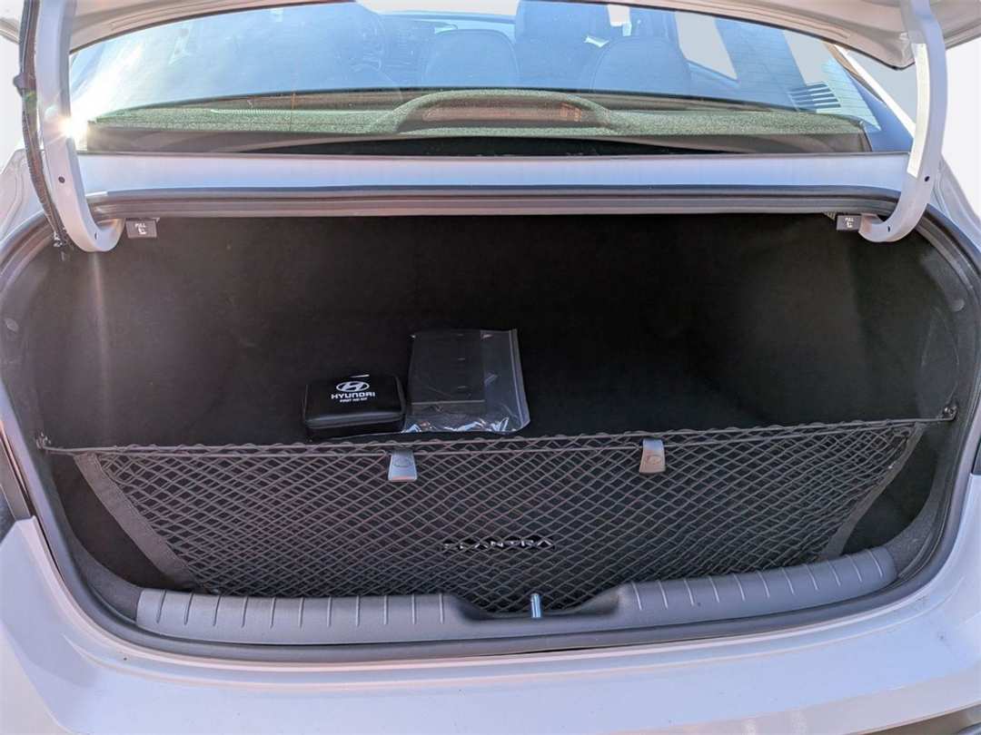 2026 Hyundai Elantra Limited - Image 27