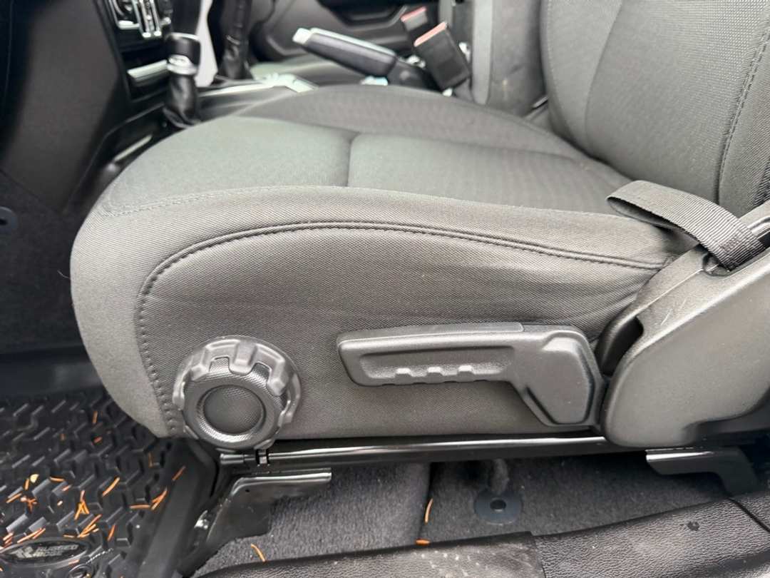 2021 Jeep Gladiator Sport - Image 14