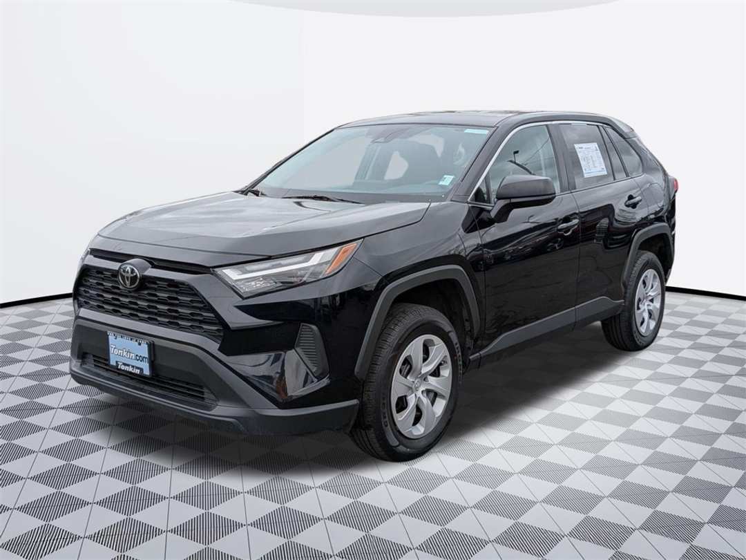 2024 Toyota Rav4 LE - Image 2