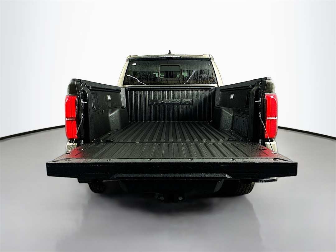 2025 Toyota Tacoma TRD Off Road - Image 27