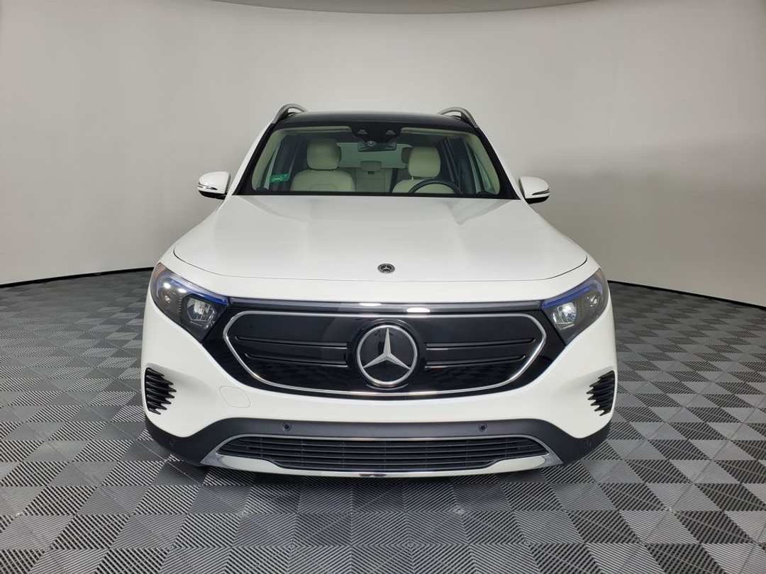 2023 Mercedes-Benz EQB 300 - Image 3