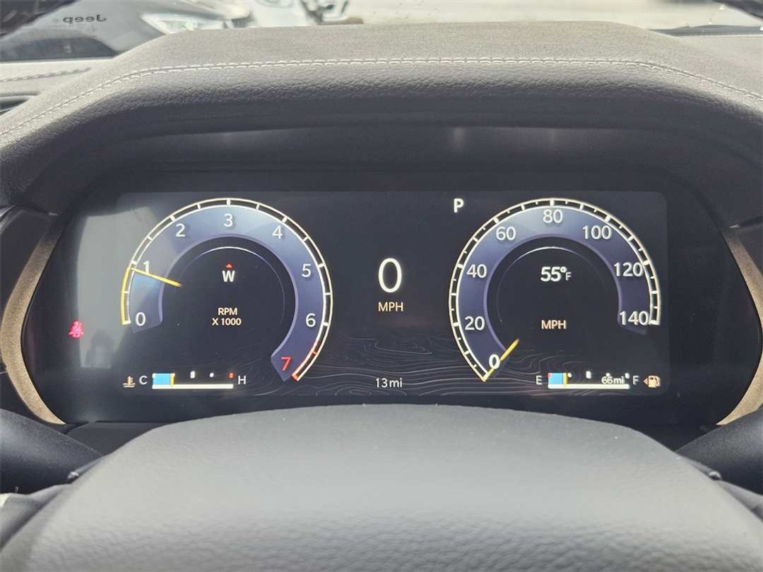 2025 Jeep Grand Cherokee L Limited - Image 16