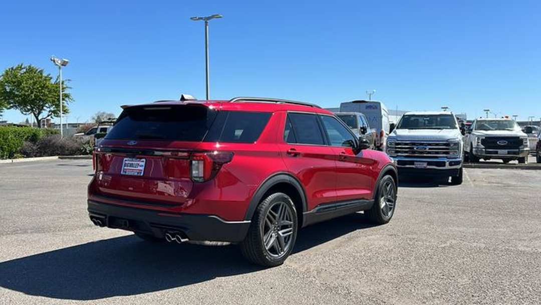 2026 Ford Explorer ST - Image 3