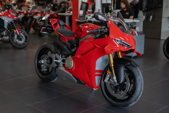 2025 Ducati Panigale V4 S
