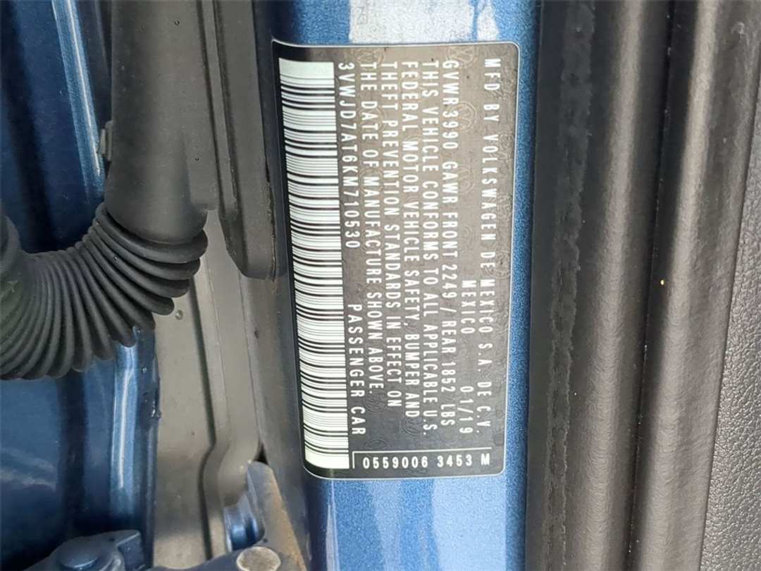 2019 Volkswagen Beetle 2.0T SE - Image 31