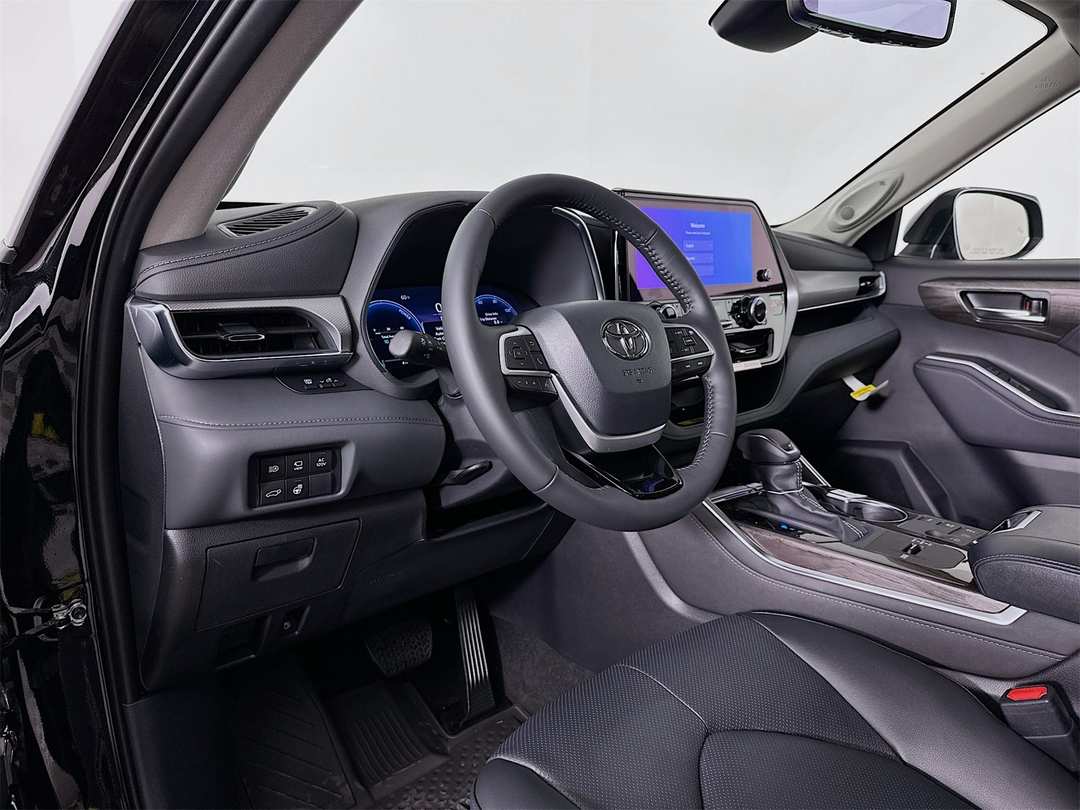 2026 Toyota Highlander Platinum - Image 9