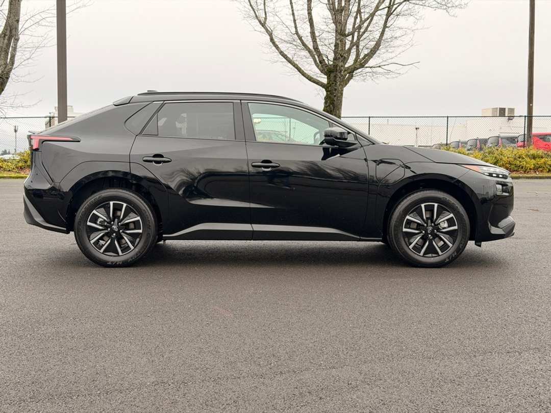 2026 Subaru Solterra Premium - Image 8